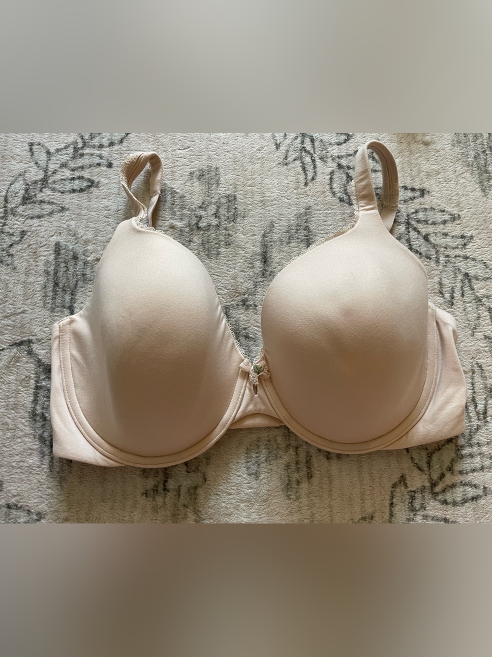 VS Light Nude like new 36DD body by Victoria lined perfect coverage